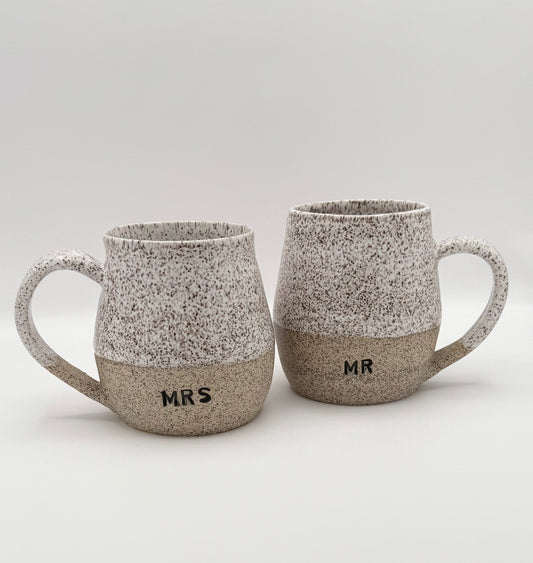 Minimalist - Mr & Mrs Mug Pair